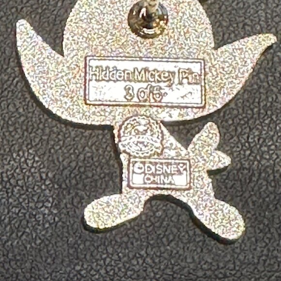 Disney Parks Hidden Orange Bird Happy 2011 Pin Mickey Mouse Trading Pin Authenti - Picture 5 of 6